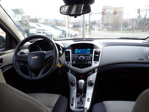 Used 2012 Chevrolet Cruze LS image 13