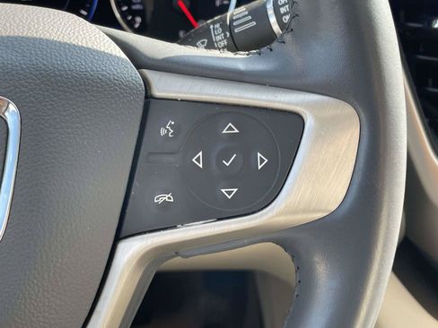Used 2021 GMC Acadia Denali w/ Denali Technology Package FWD image 23