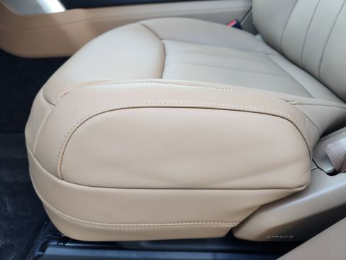 New 2026 Land Rover Range Rover Long Wheelbase SE image 25