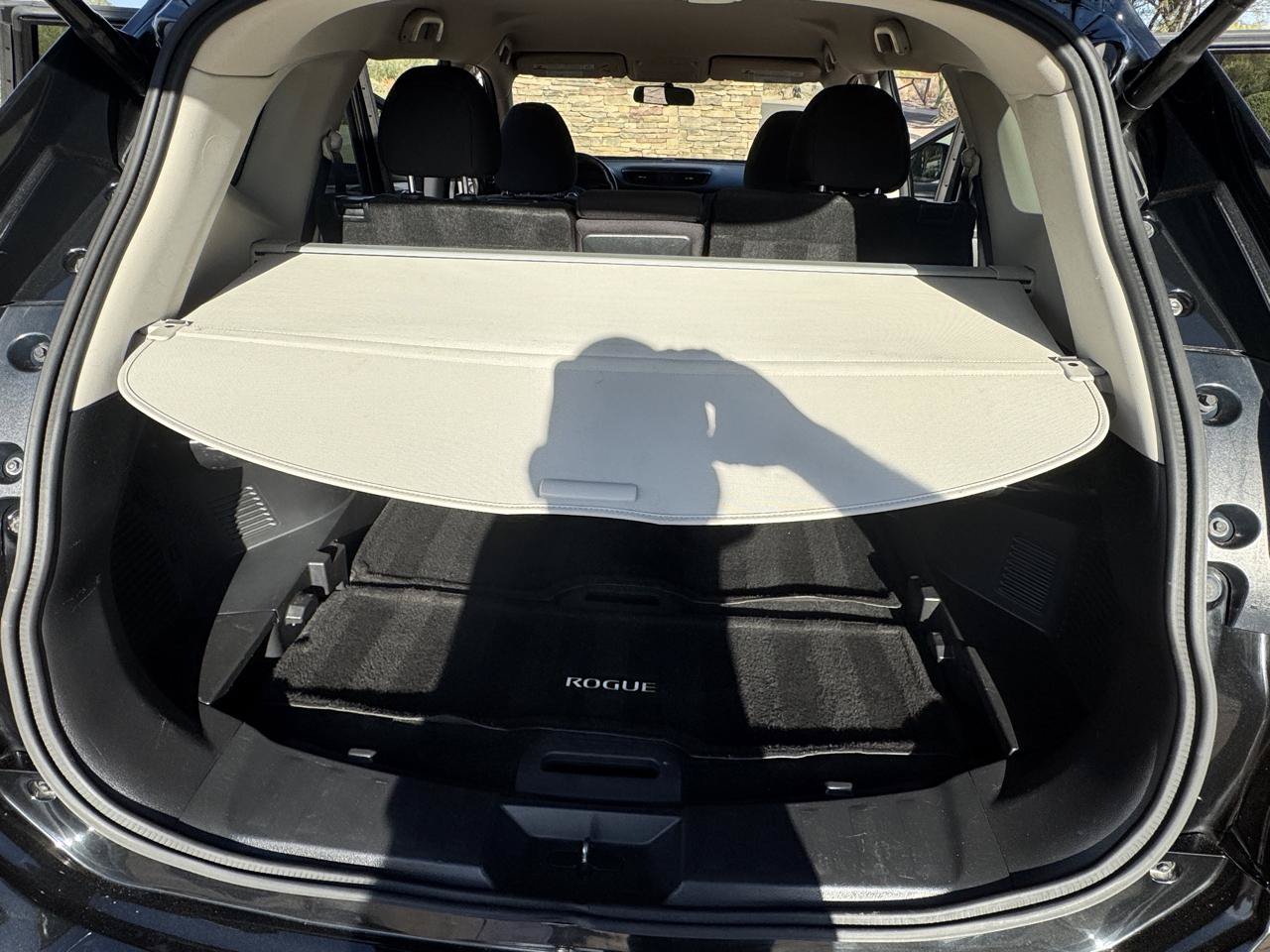 Used 2018 Nissan Rogue SV FWD image 19