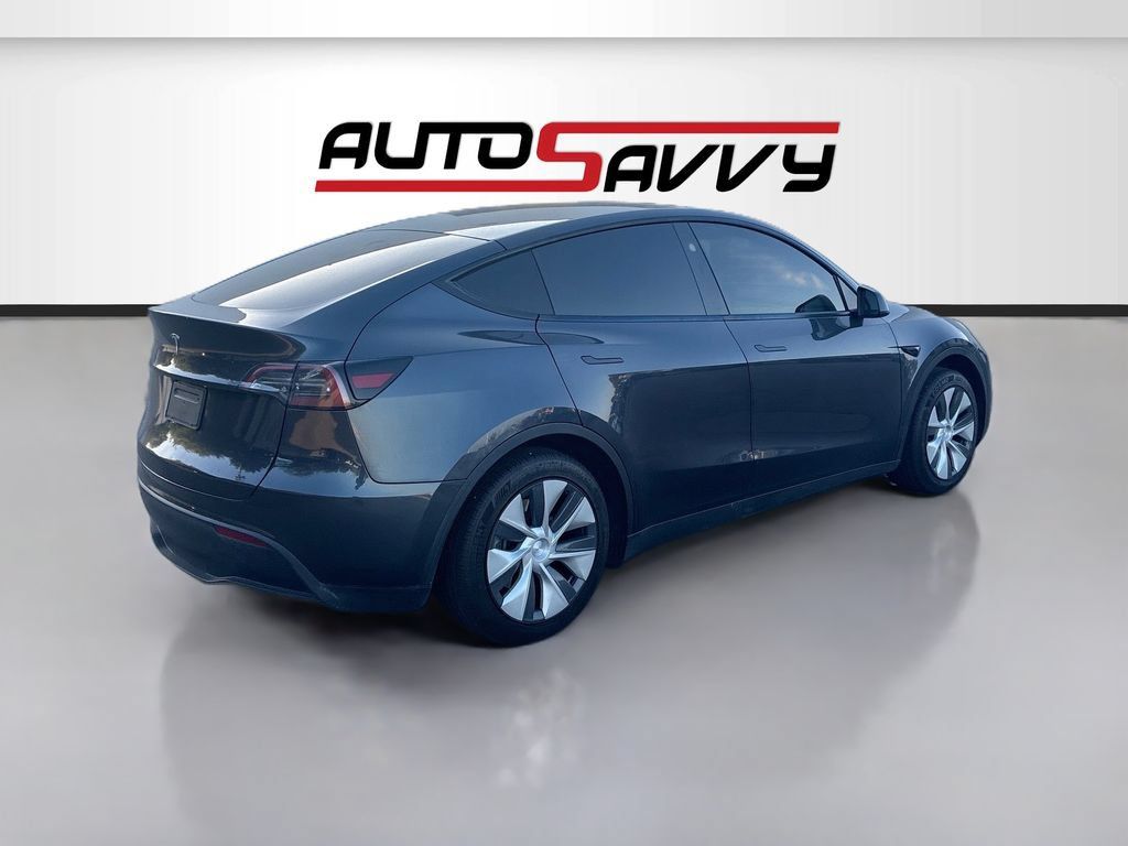 Used 2025 Tesla Model Y Long Range RWD image 7
