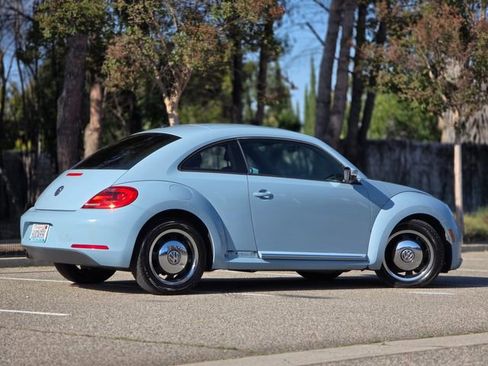 Used 2012 Volkswagen Beetle 2.5 FWD image 8