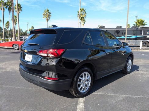 Used 2023 Chevrolet Equinox LS w/ LS Convenience Package image 4
