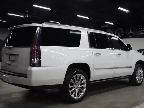 Used 2018 Cadillac Escalade ESV Premium Luxury AWD/4WD image 5