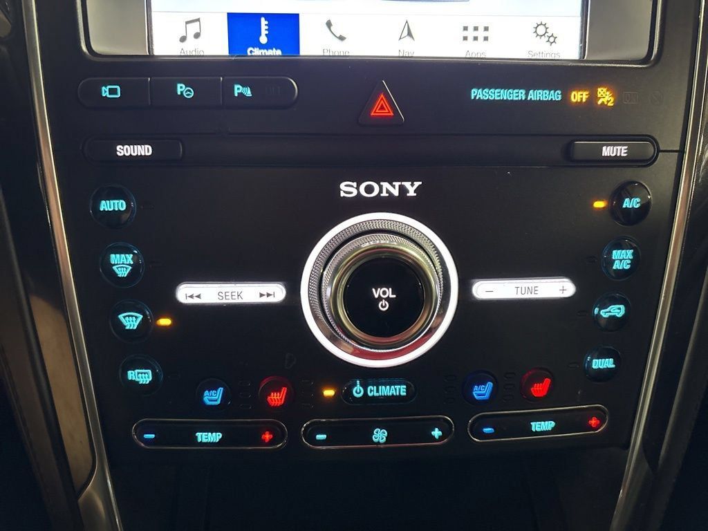 Used 2019 Ford Explorer Platinum AWD/4WD image 16