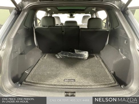 Used 2022 Volkswagen Tiguan SE R-Line AWD/4WD image 13