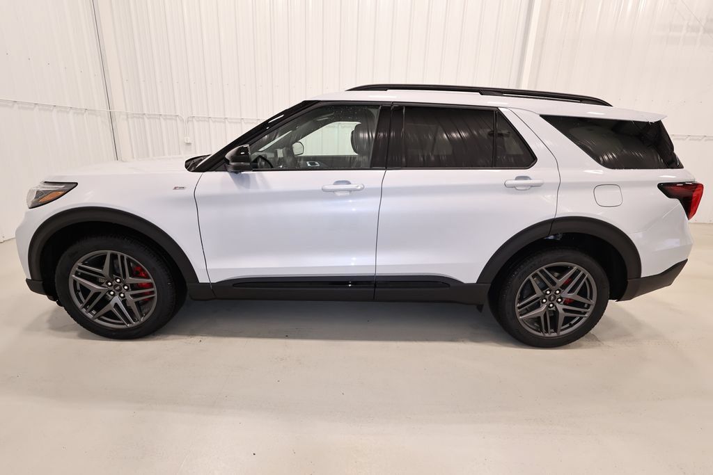 New 2026 Ford Explorer ST-Line w/ ST-Line Street Pack AWD/4WD image 5