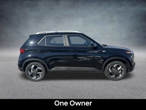 Certified 2026 Hyundai Venue SEL FWD image 7