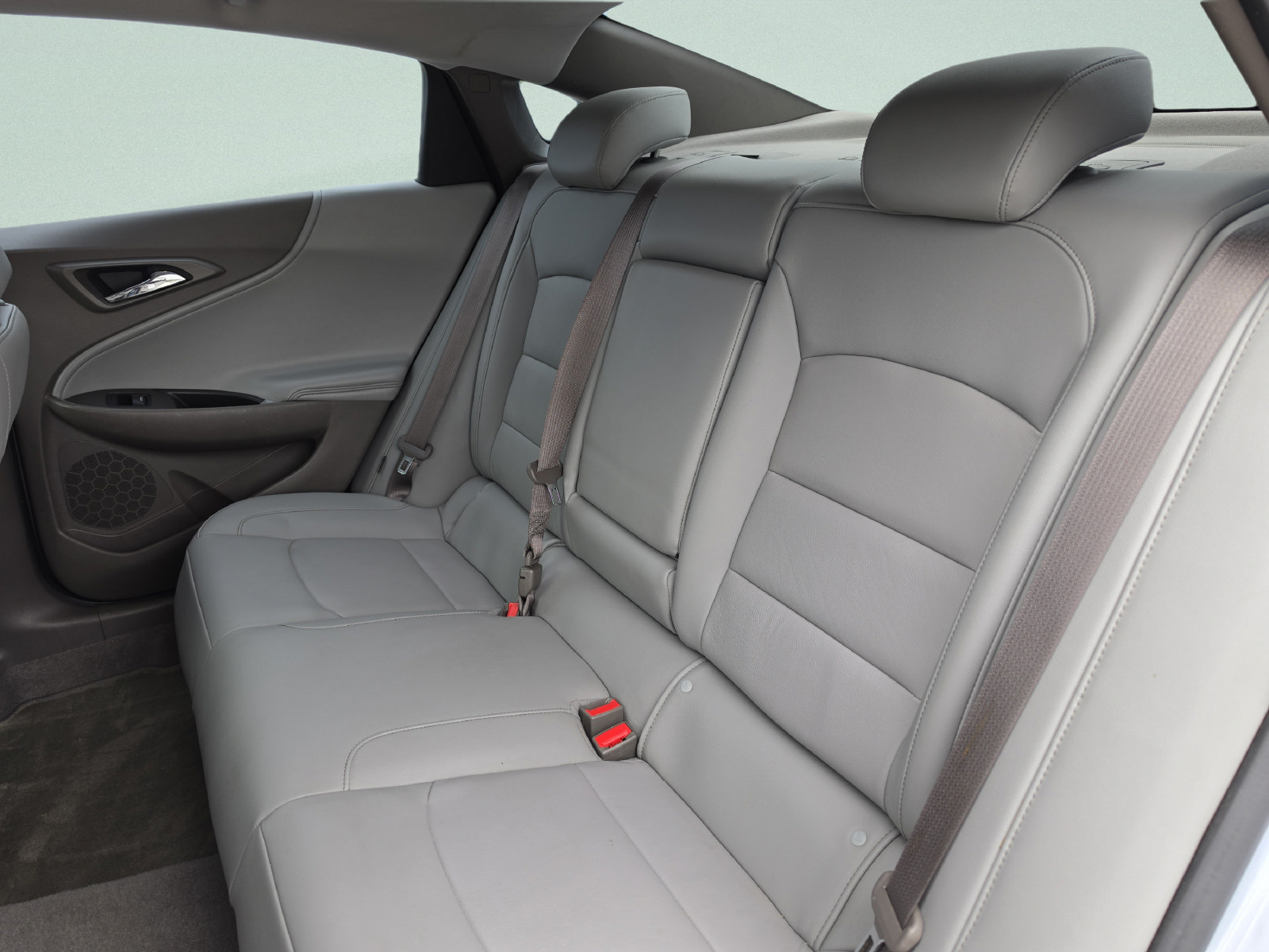 Used 2018 Chevrolet Malibu LT w/ Leather Package FWD image 19