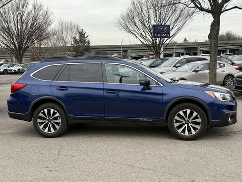 Used 2015 Subaru Outback 3.6R Limited image 4