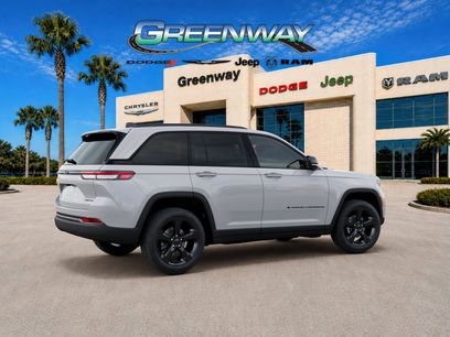 New 2025 Jeep Grand Cherokee Limited w/ Black Appearance Package