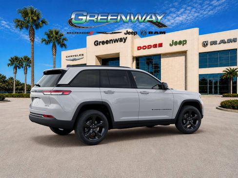 New 2025 Jeep Grand Cherokee Limited w/ Black Appearance Package RWD image 4
