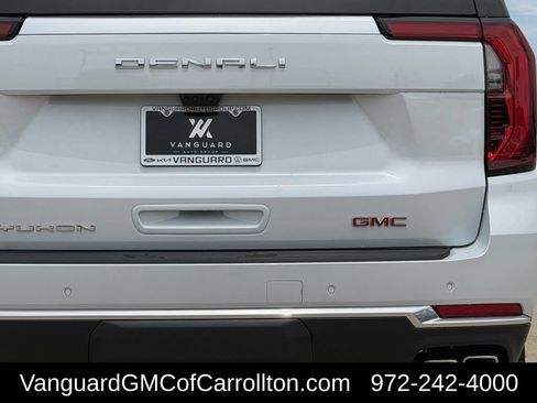 New 2026 GMC Yukon Denali w/ Denali Reserve Package AWD/4WD image 5