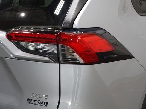 Used 2021 Toyota RAV4 XLE Premium image 39