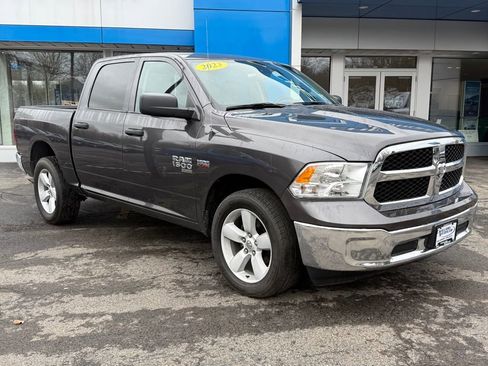 Used 2023 RAM 1500 Classic SLT AWD/4WD image 3