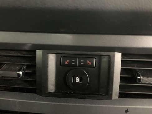 Used 2024 Ford F250 Lariat w/ Black Appearance Package AWD/4WD image 27