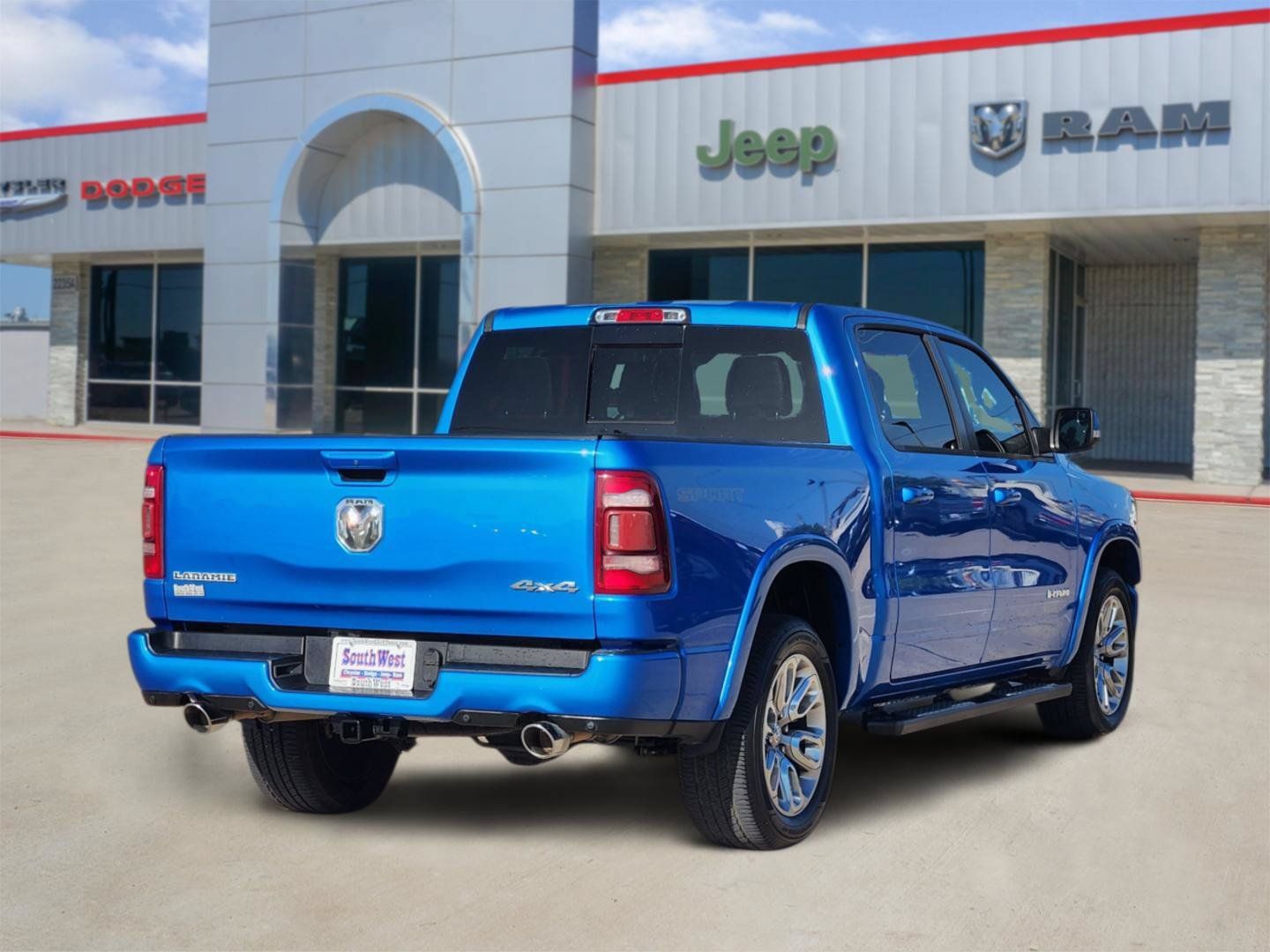 Used 2020 RAM 1500 Laramie w/ Sport Appearance Package AWD/4WD image 4