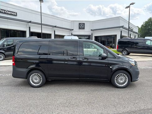 Used 2023 Mercedes-Benz Metris Passenger image 13