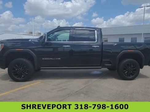 Certified 2022 GMC Sierra 2500 Denali w/ Denali Black Diamond Edition AWD/4WD image 5