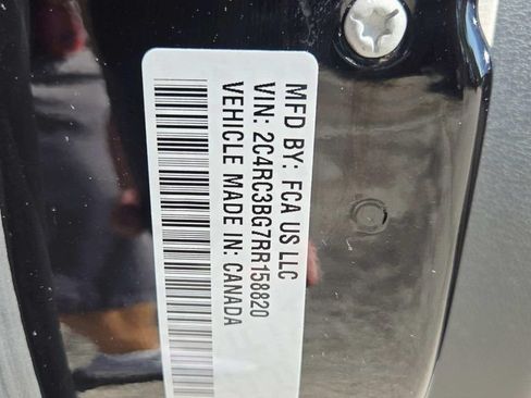 Certified 2024 Chrysler Pacifica Touring-L AWD/4WD image 39