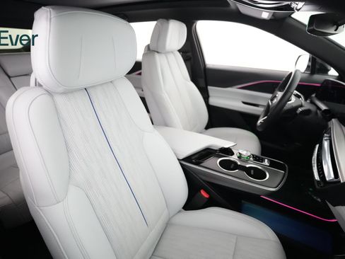 Used 2024 Cadillac Lyriq Luxury RWD image 23