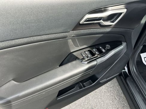 Used 2024 Kia Sportage EX image 13