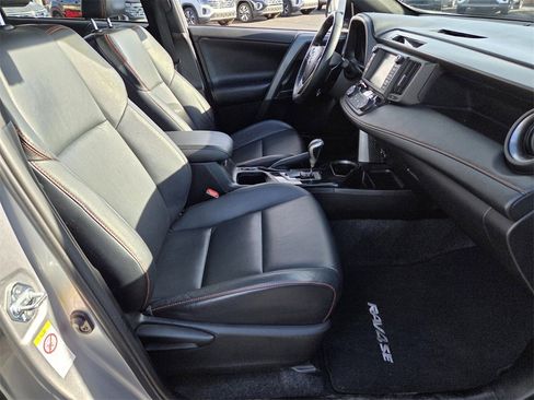 Used 2016 Toyota RAV4 SE w/ Advanced Technology Package image 21