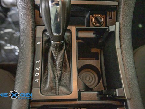 Used 2013 Ford Taurus SEL FWD image 22