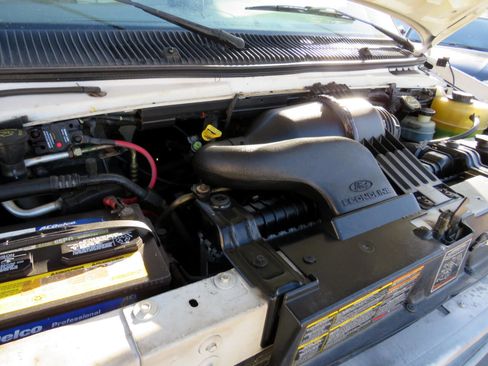 Used 2001 Ford E-150 and Econoline 150 image 28