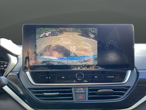 Used 2023 Nissan Altima 2.5 SR w/ SR Premium Package image 11