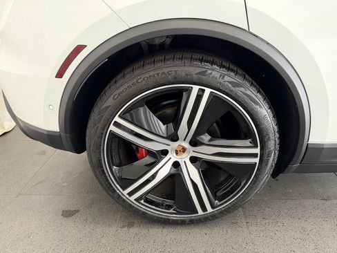 New 2026 Porsche Macan 4S Electric image 12