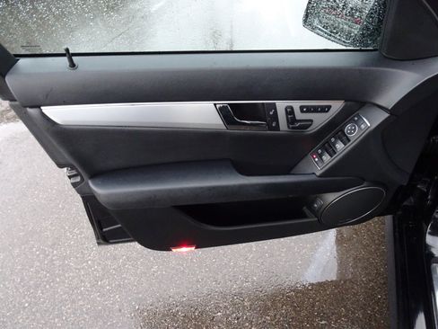Used 2013 Mercedes-Benz C 300 Sport image 8