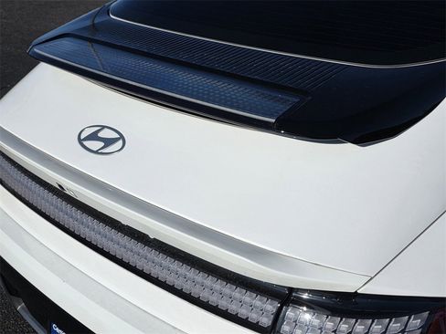 Used 2025 Hyundai Ioniq 6 SEL image 26