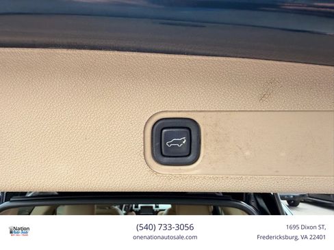 Used 2013 Cadillac Escalade Luxury AWD/4WD image 21