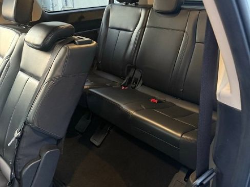 Used 2024 Ford Expedition Max XLT image 13