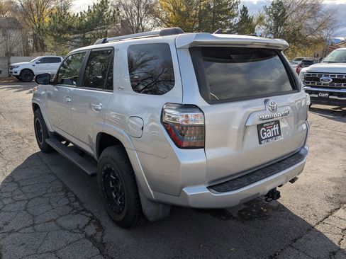 Used 2020 Toyota 4Runner SR5 image 8