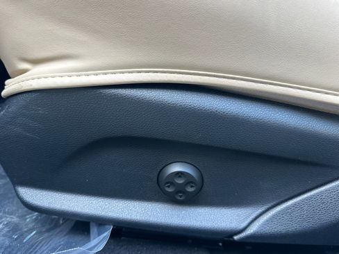 Used 2018 Mercedes-Benz C 300 Sedan image 14