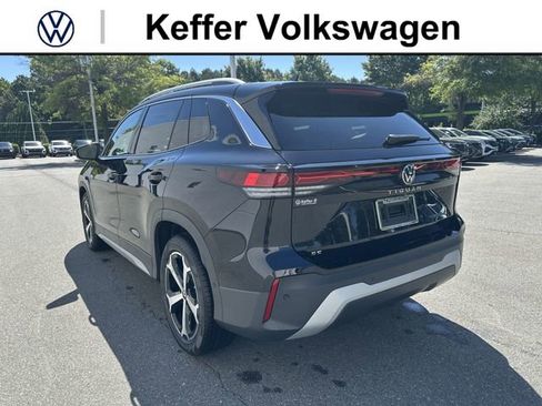 New 2026 Volkswagen Tiguan SE FWD image 3