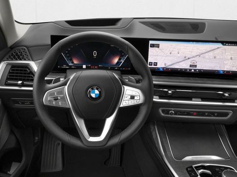 Used 2026 BMW X7 xDrive40i AWD/4WD image 4