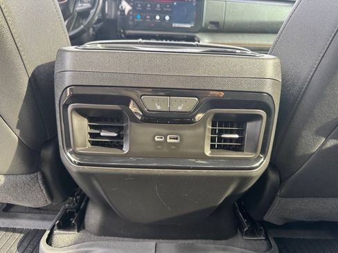 Used 2024 GMC Sierra 2500 AT4 w/ AT4 Premium Plus Package AWD/4WD image 29