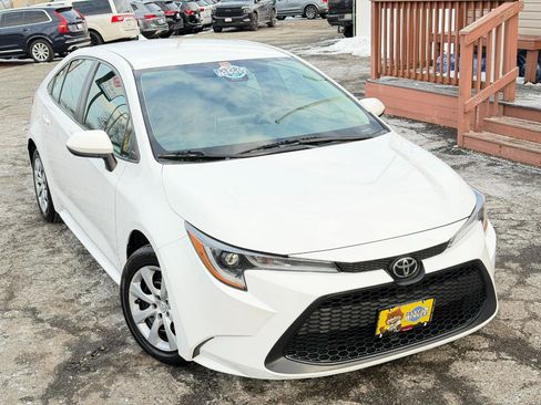 Used 2021 Toyota Corolla LE image 2