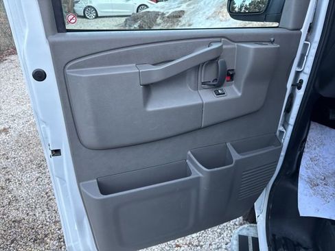 Used 2024 Chevrolet Express 2500 image 8