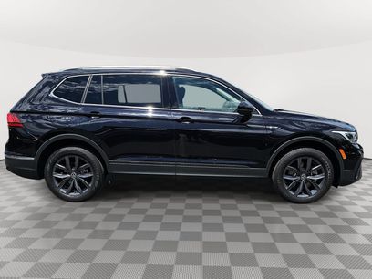 Used 2023 Volkswagen Tiguan SE w/ Panoramic Sunroof Package