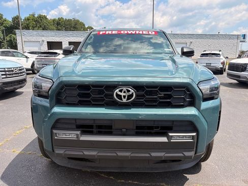 Used 2025 Toyota 4Runner TRD Off-Road AWD/4WD image 2