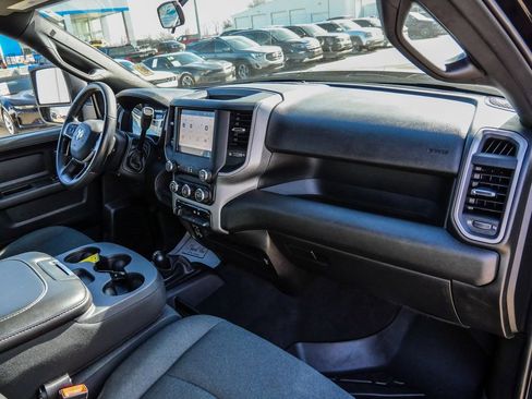 Used 2024 RAM 2500 Tradesman w/ Chrome Appearance Group image 15