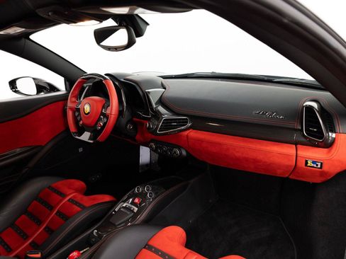 Certified 2015 Ferrari 458 Italia Coupe RWD image 56