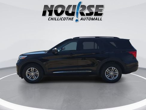 Used 2023 Ford Explorer XLT AWD/4WD image 5
