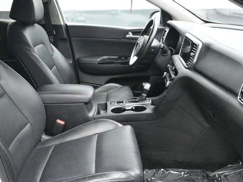 Used 2020 Kia Sportage EX w/ Option Group 15 FWD image 9