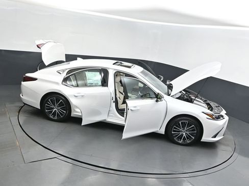 New 2025 Lexus ES 350 w/ Premium Package image 50