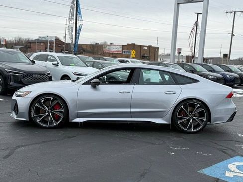 Used 2022 Audi RS 7 Sportback w/ Black Optic Package image 5